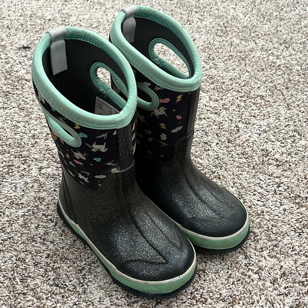 Girls size 12 Winter Bogs
